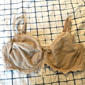 Ladies Chantal bra, beige size 38DD, lightly worn.
